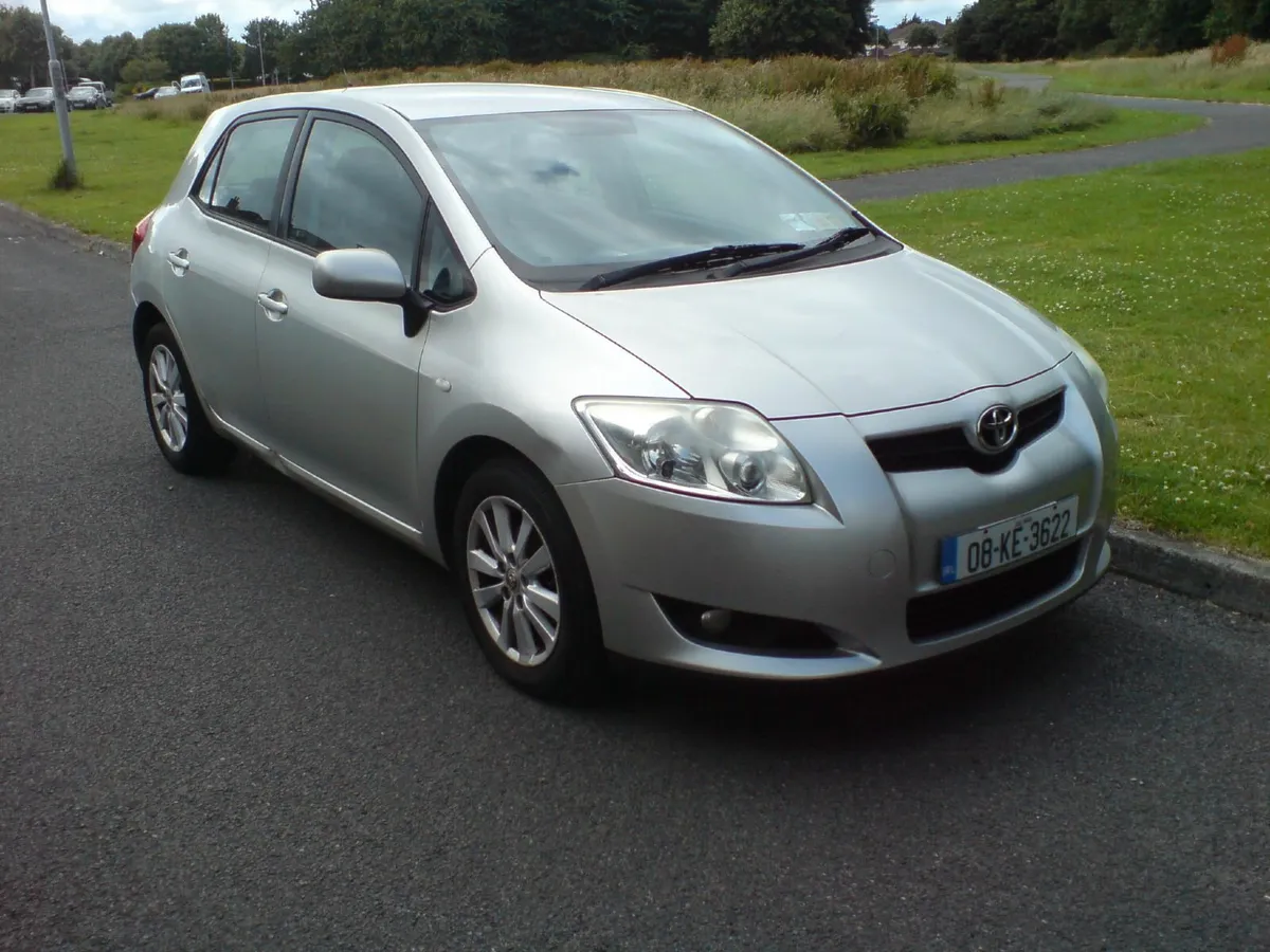 Toyota Auris 2008 - Image 2