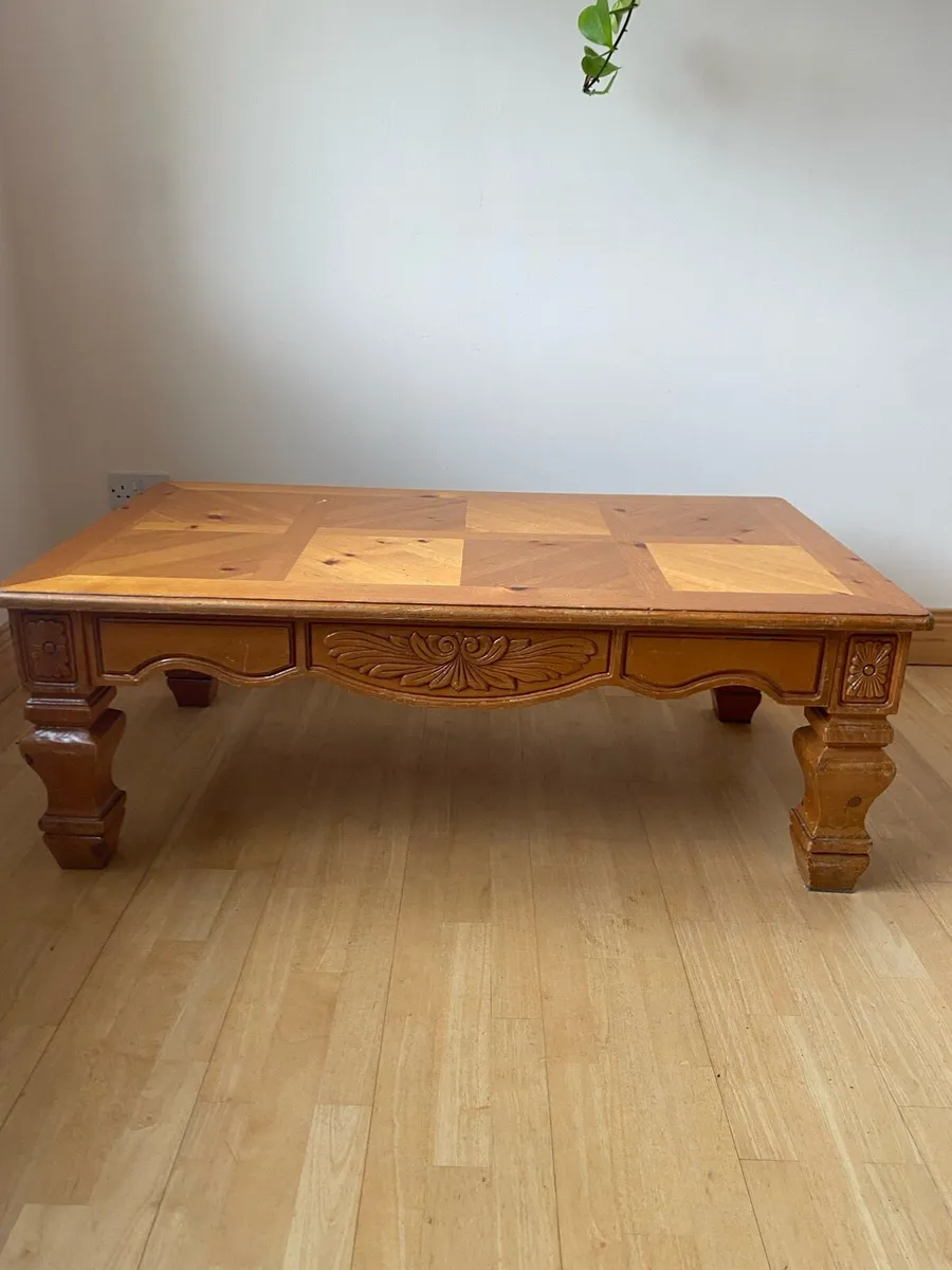 Cocktail Table - Image 1
