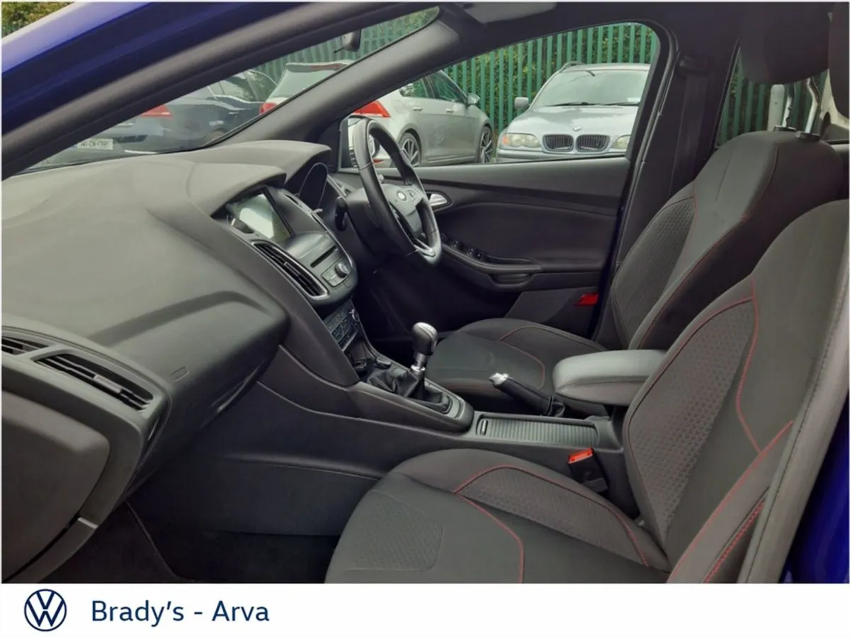 Ford Focus St-line 1.5 TD 120PS 6speed 4DR - Image 4