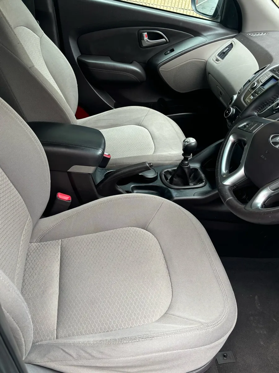 11 Hyundai ix35 - Image 4