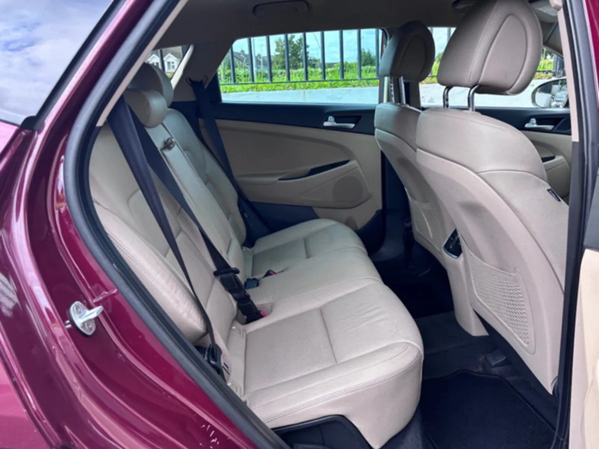 HYUNDAI TUCSON EXECUTIVE DIESEL // CREAM LEATHER - Image 4