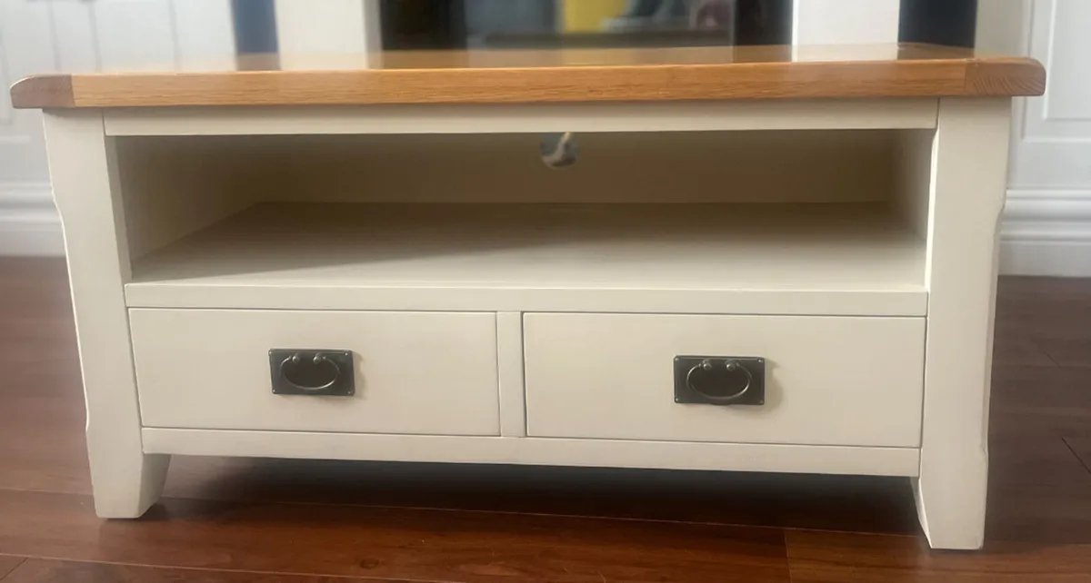 Skellig Oak Rectangular TV Unit - Image 1