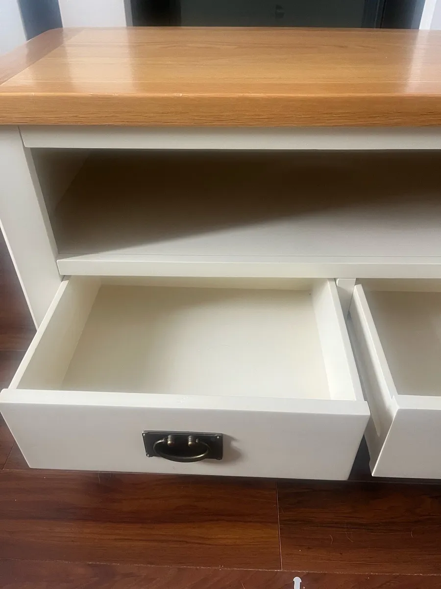 Skellig Oak Rectangular TV Unit - Image 3