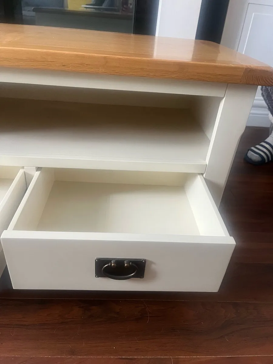 Skellig Oak Rectangular TV Unit - Image 4