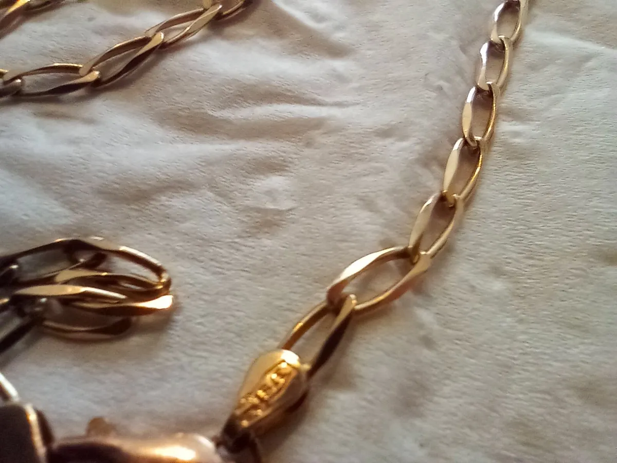 Ladies 9 CT solid yellow gold necklace - Image 4