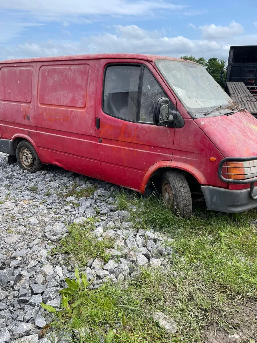 Smiley face transit van - Image 4