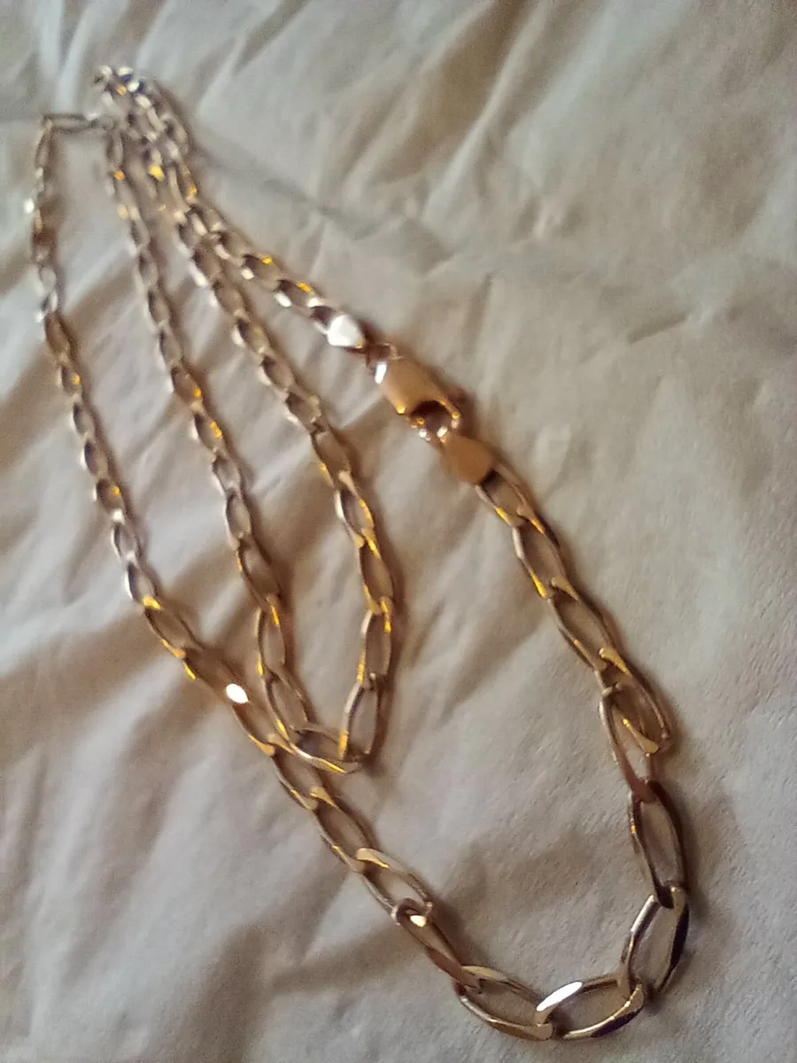 Ladies 9 CT solid yellow gold necklace - Image 2