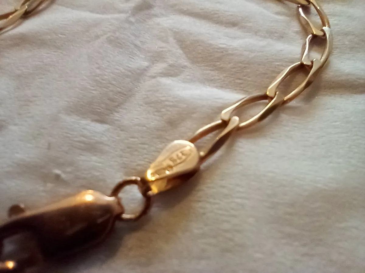 Ladies 9 CT solid yellow gold necklace - Image 3