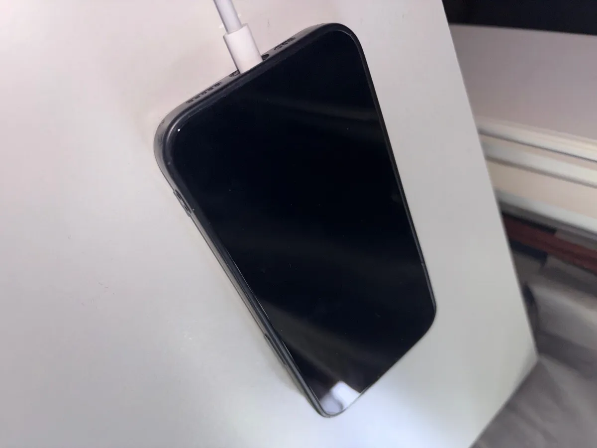 iPhone - Image 4