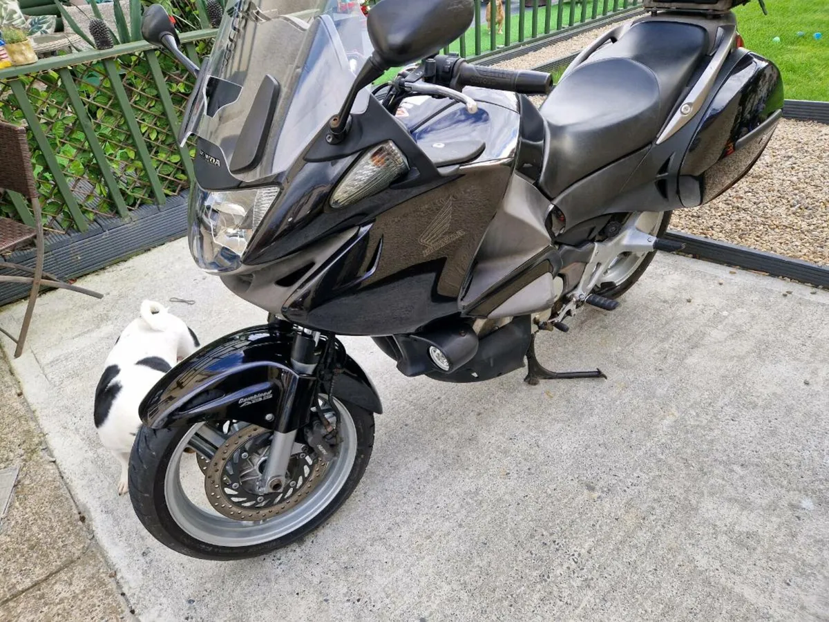 07 Honda Deauville  700 with lots of extras - Image 2