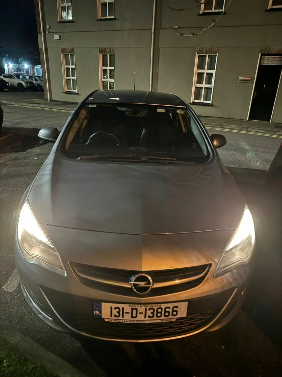 2013 Opel Astra 1.4L Petrol TAXED & NCT 07/25 - Image 2