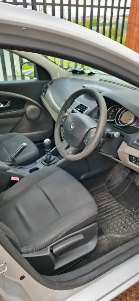 Renault Fluence 2013 - Image 2