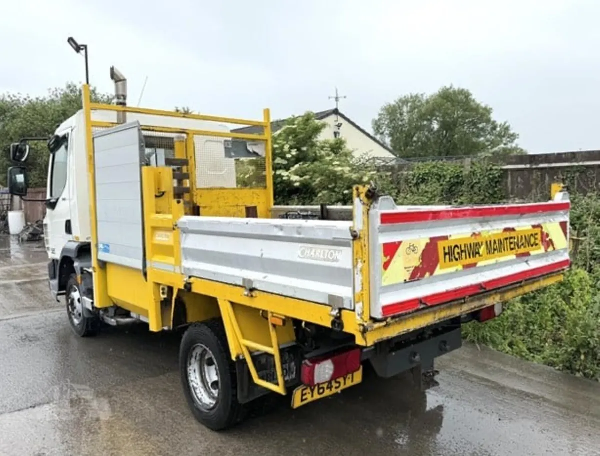 7.5 ton Daff tipper - Image 3