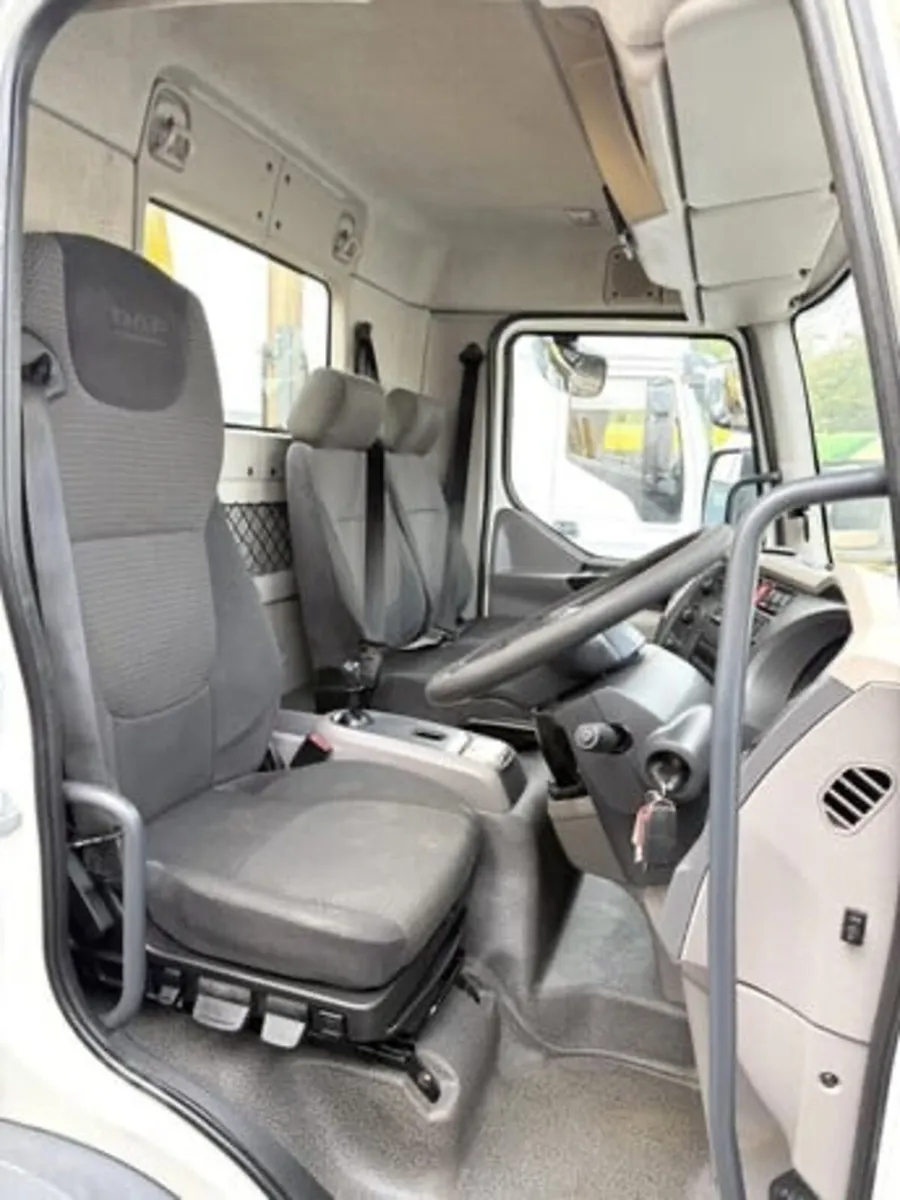 7.5 ton Daff tipper - Image 4