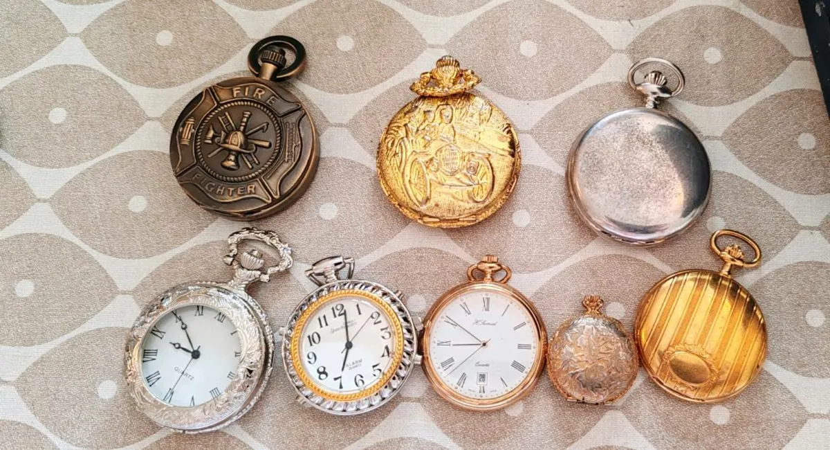 8 vintage and retro pocket watches for repair - Image 3