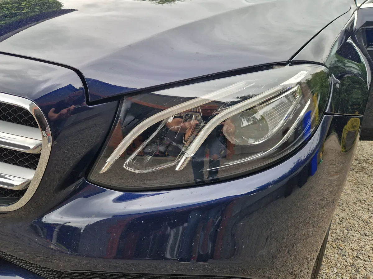 Mercedes E-Class, AUTO ,LOW KMS , WARRANTY ,SUPERB - Image 4