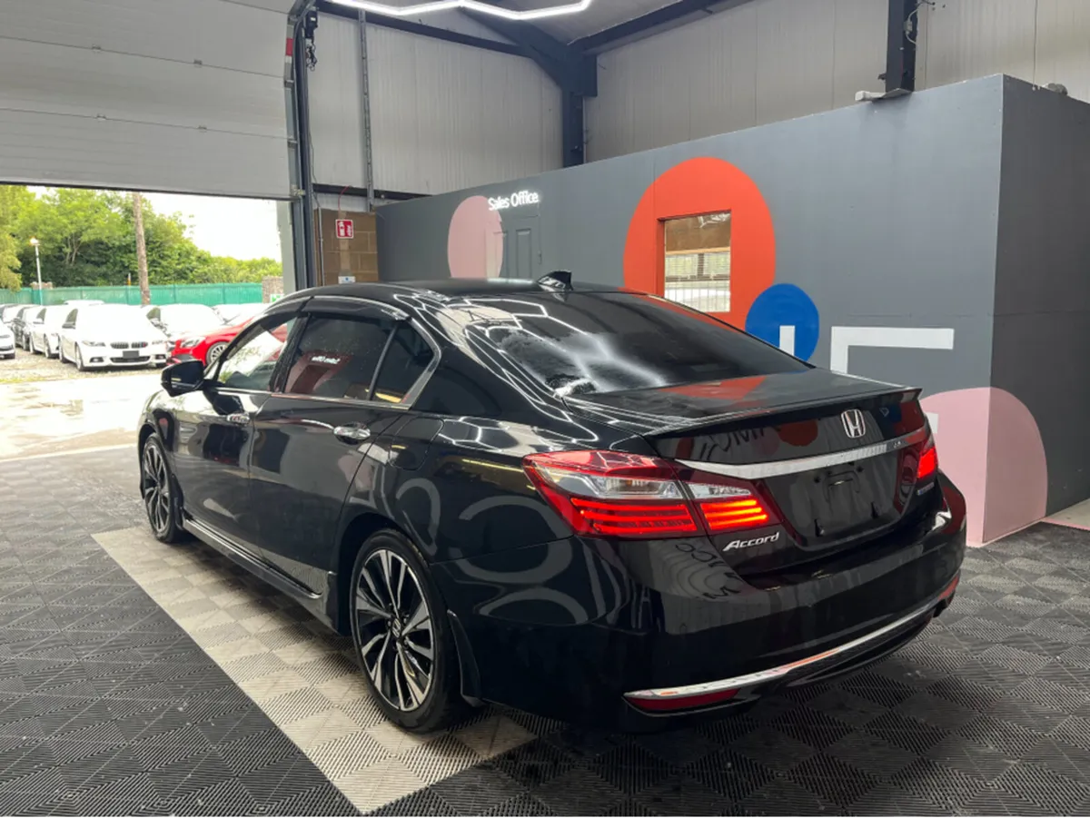 Honda Accord 2.0 PETROL / 101k KMs / HEATED SEATS - Image 4