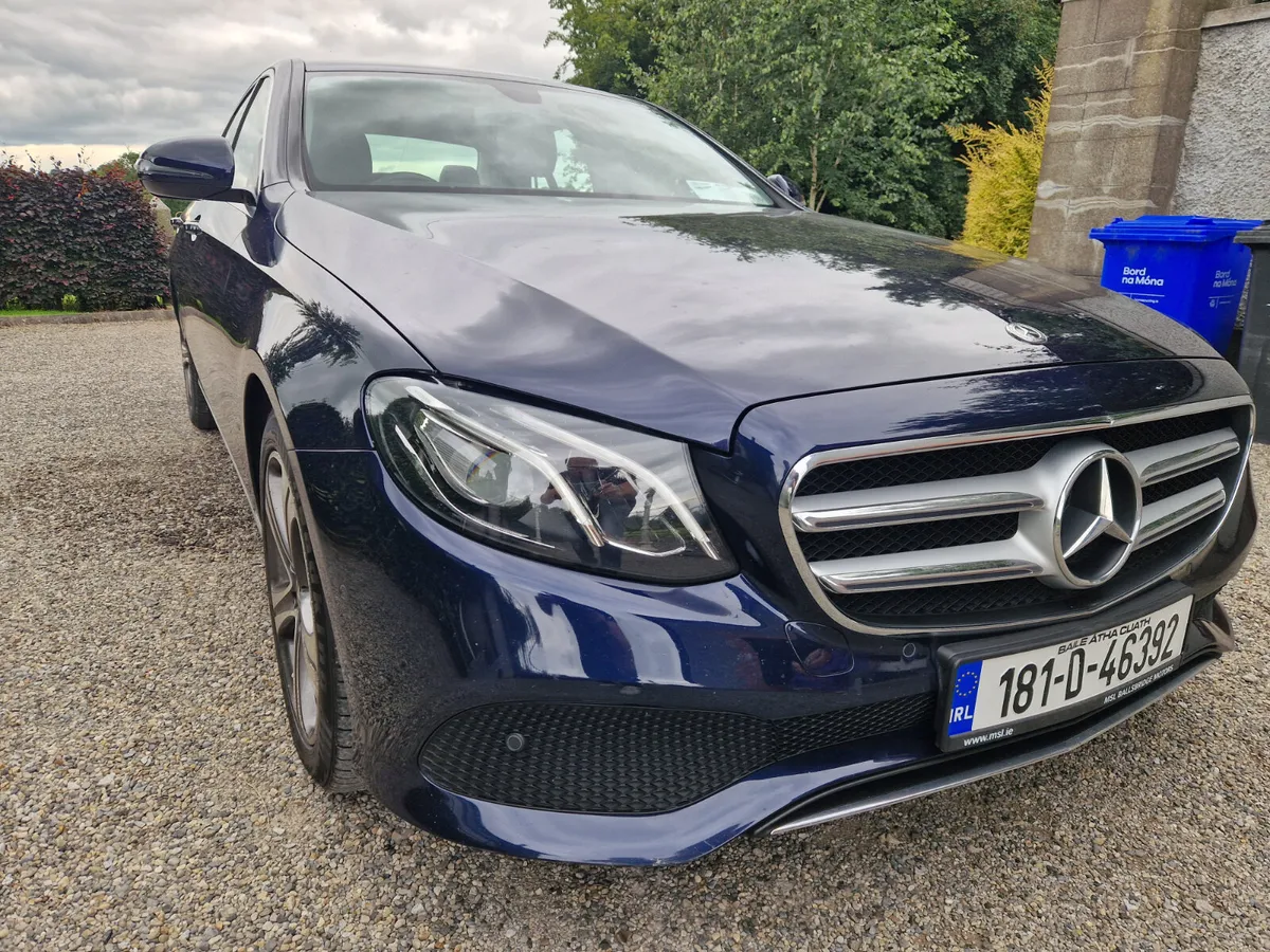 Mercedes E-Class, AUTO ,LOW KMS , WARRANTY ,SUPERB - Image 3