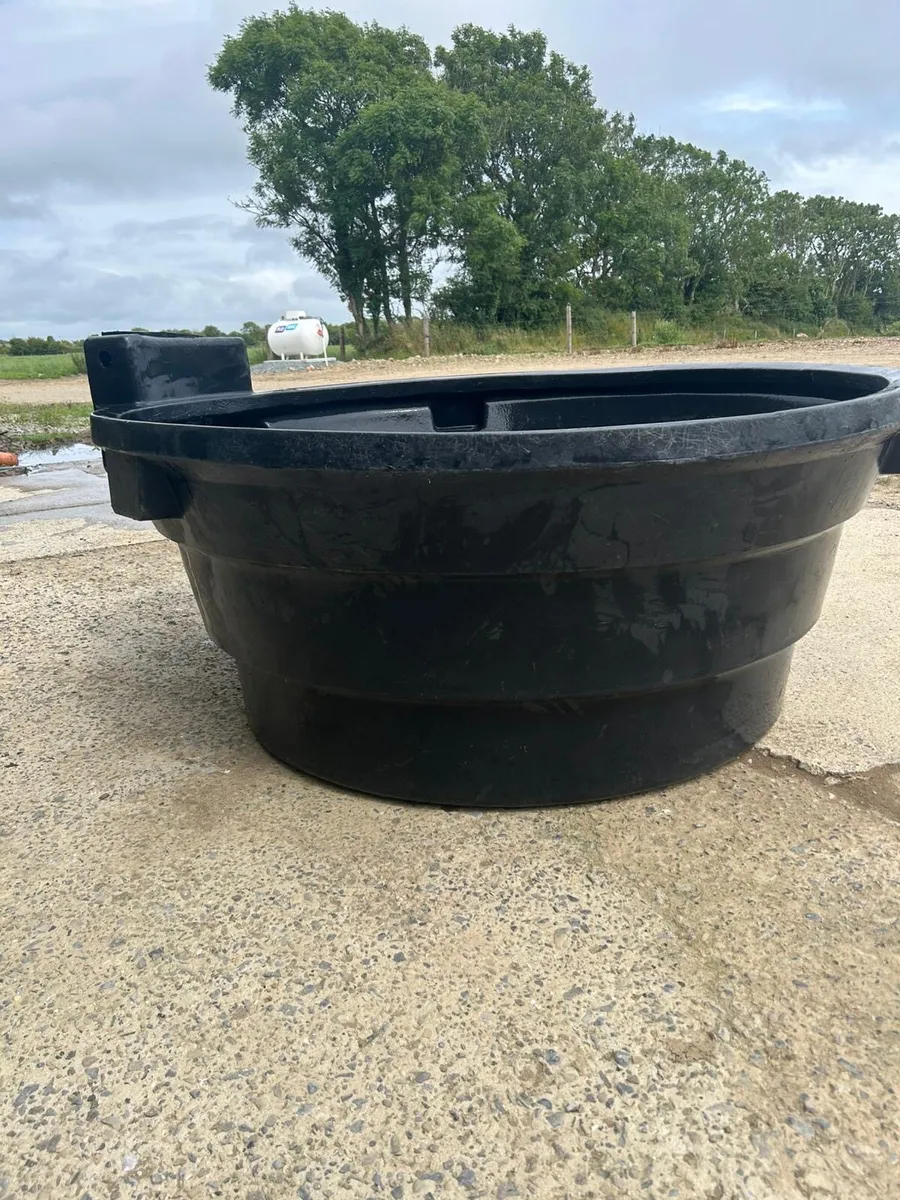 JFC water troughs - Image 1