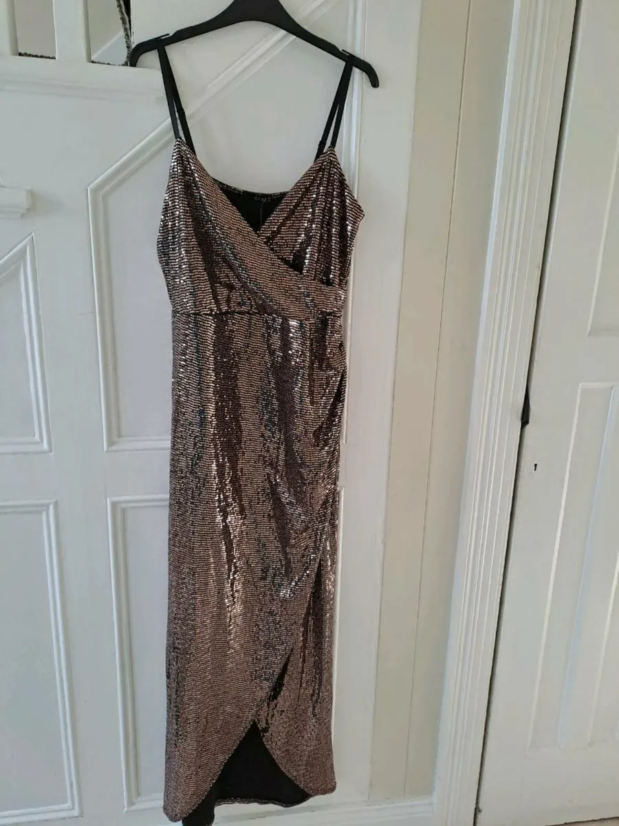 Rose gold evening dress size 18 - Image 1