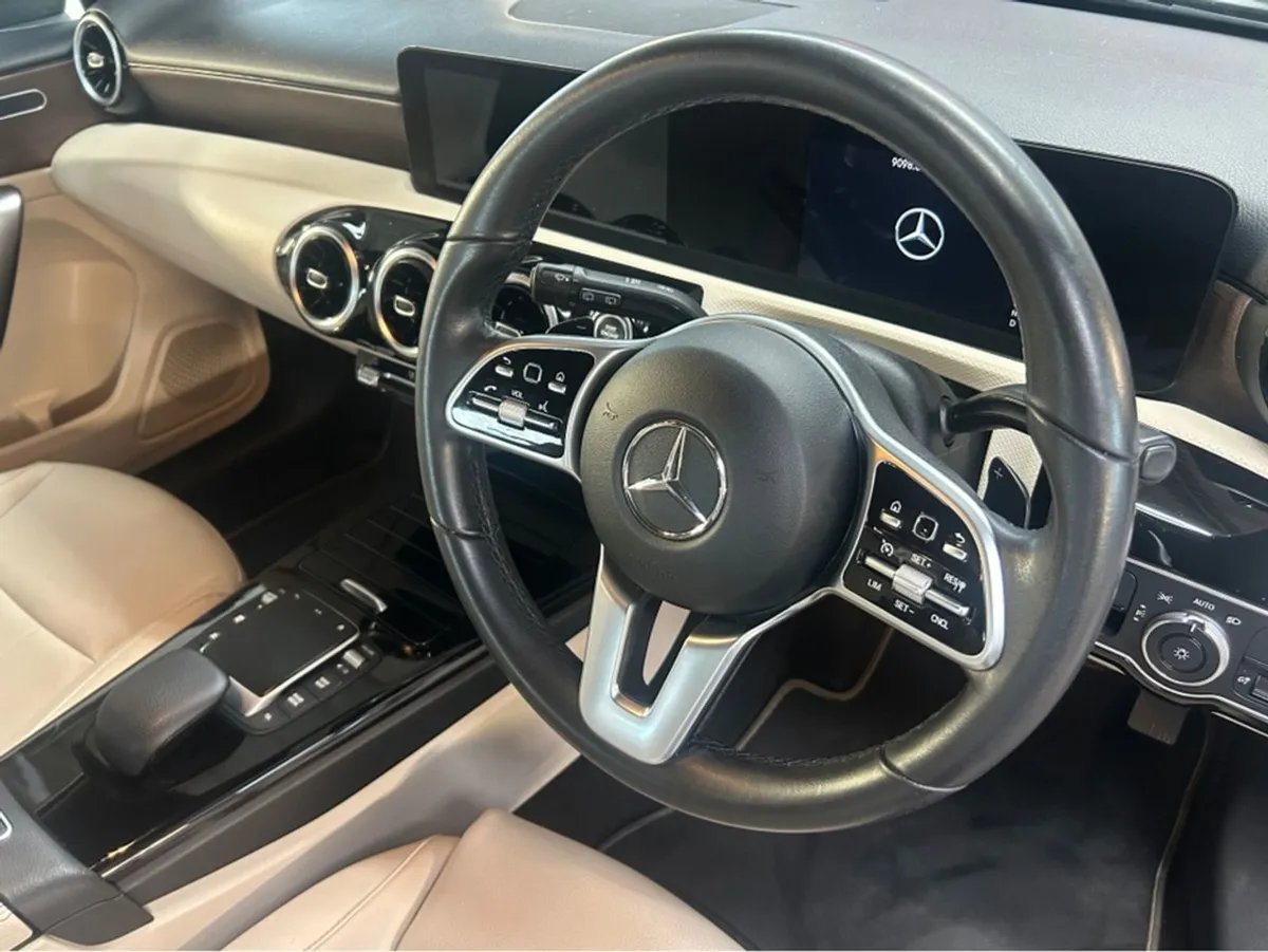 Mercedes-Benz A-Class 180 D 5DR Auto Progressive - Image 4