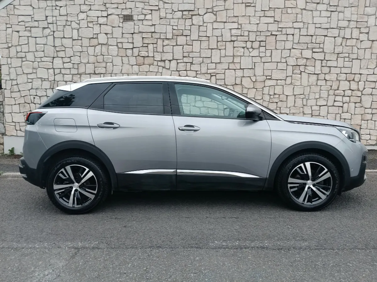 Peugeot 3008 Allure 1.2 130 4DR - Image 2