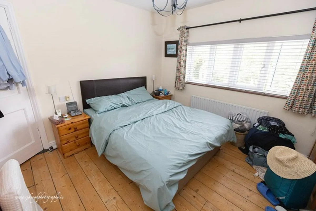 Kingsize Bed - Image 1