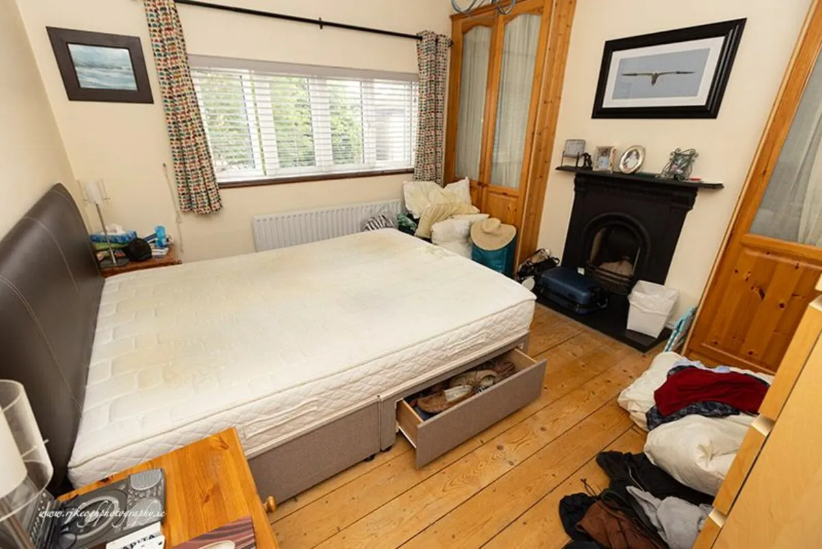 Kingsize Bed - Image 3