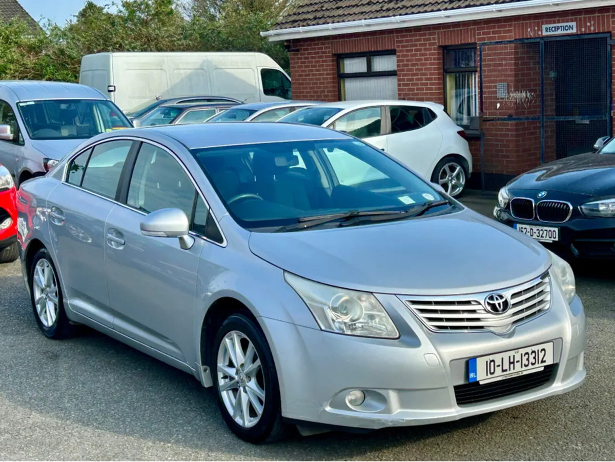 Toyota Avensis 2.0 D-4D TR 4DR OVERMOUNT - Image 1