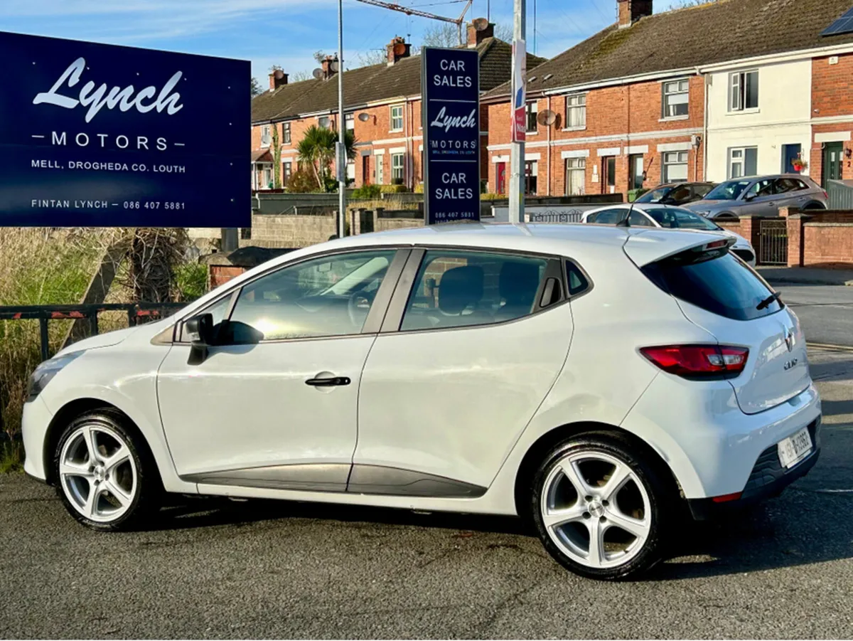 Renault Clio IV EXPRESSION 1.2 PET 4DR - Image 3