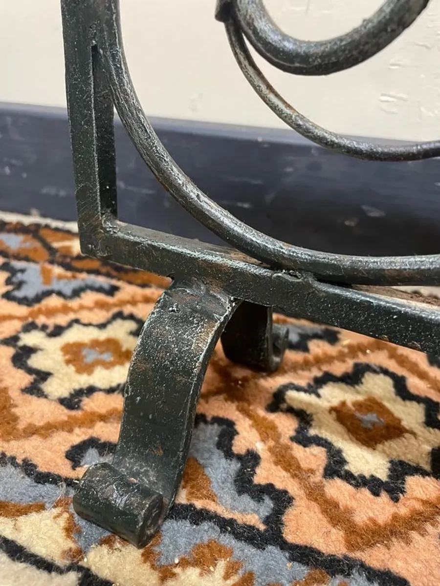 Beautiful Vintage Cast Iron Fireplace Screen. - Image 2