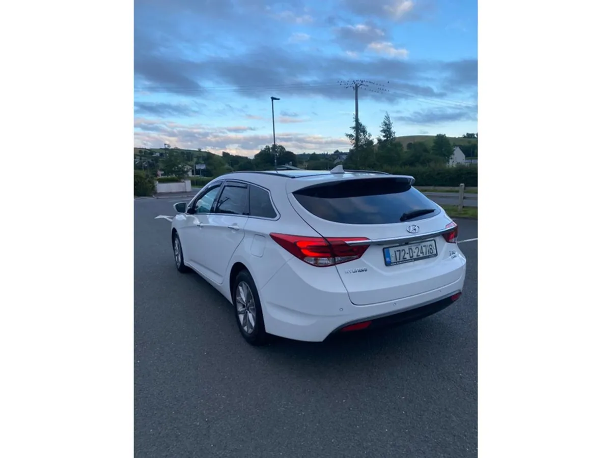 Hyundai i40 1.7 Crdi SE NAV Bl/dr 115 5DR - Image 4