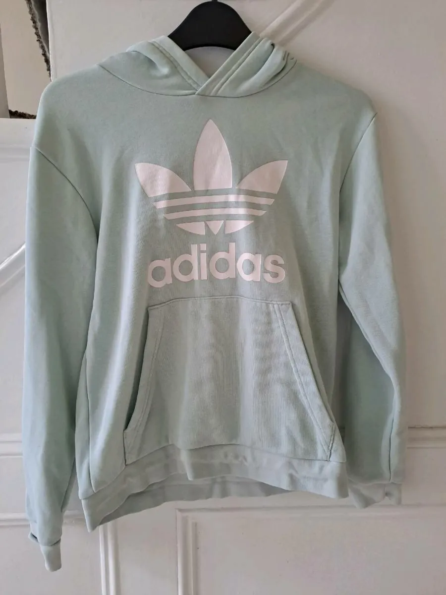Adidas top 11 to 12 years old - Image 1