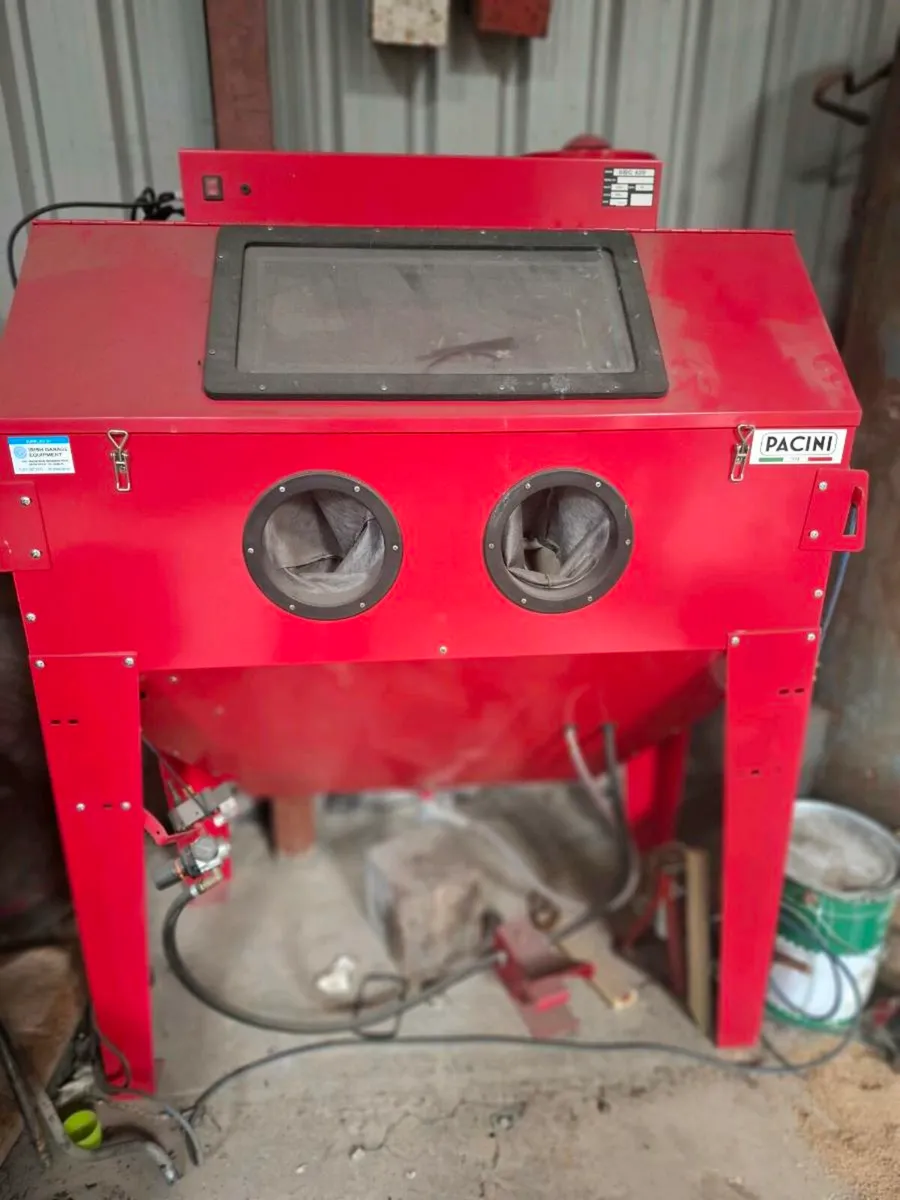 Sandblasting cabinet - Image 1