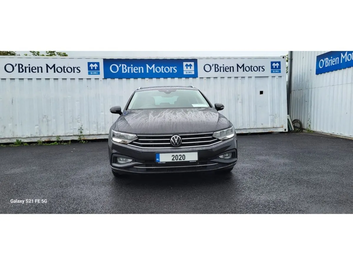 Volkswagen Passat SEL TDI S-A - Image 2