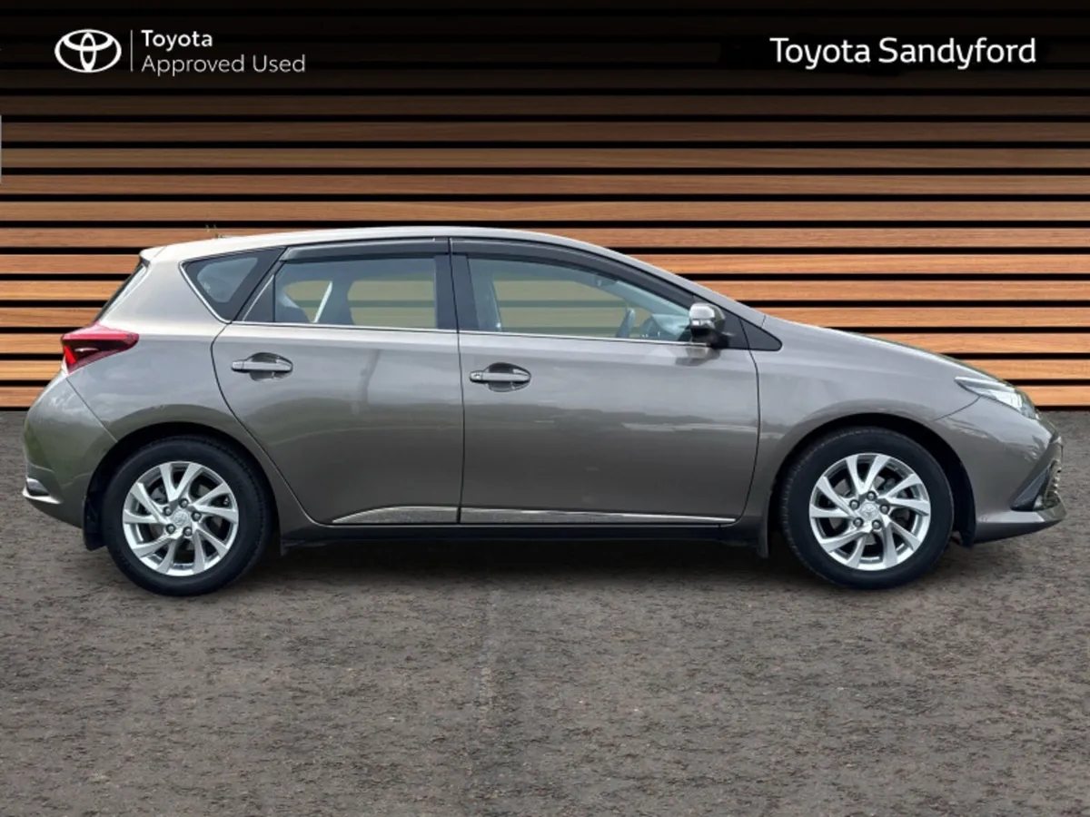 Toyota Auris 1.4 D-4D LUNA DIESEL // AIR CON // BL - Image 3