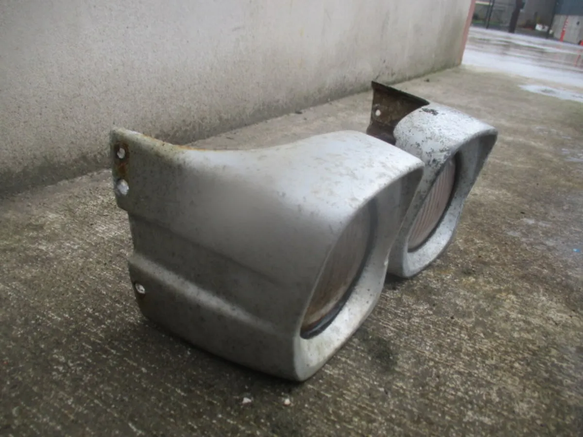 Original Massey Ferguson Butler Lights - Image 4