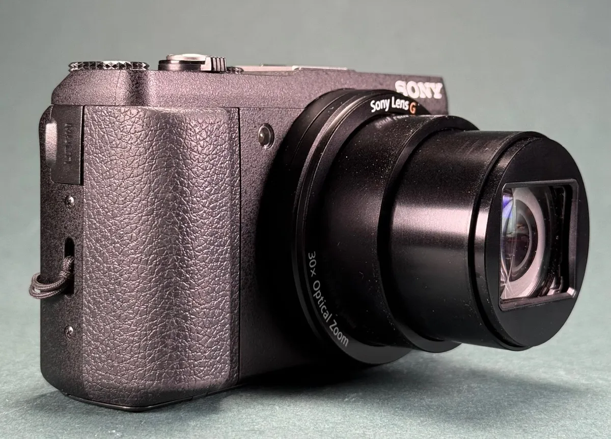 Sony DSC HX 60 digital camera - Image 3