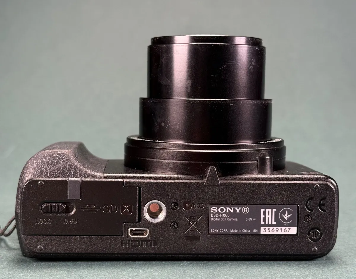 Sony DSC HX 60 digital camera - Image 4