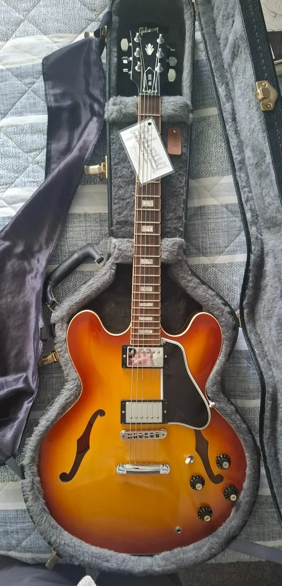 Guitar - Image 2