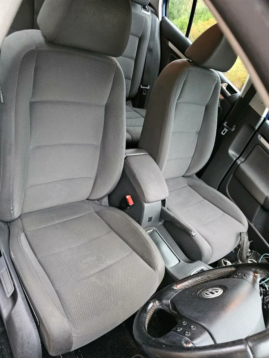 Volkswagen GOLF TDI - Image 4