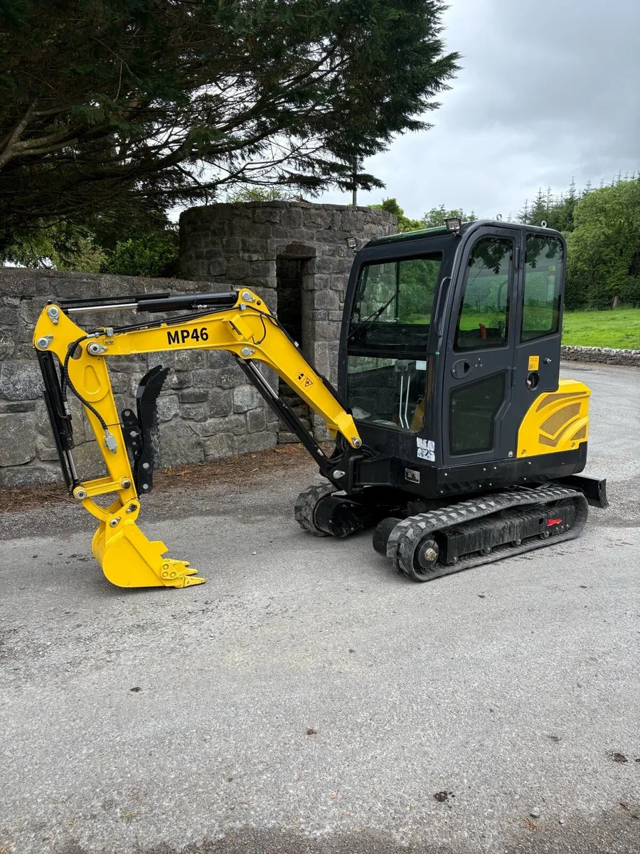 New 2.5 ton mini digger - Image 2