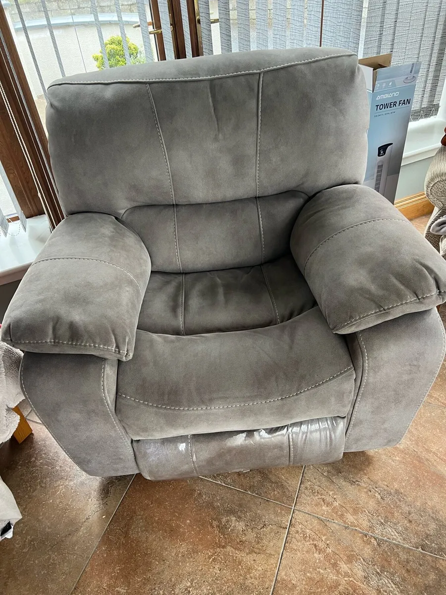 Couch/chair - Image 1