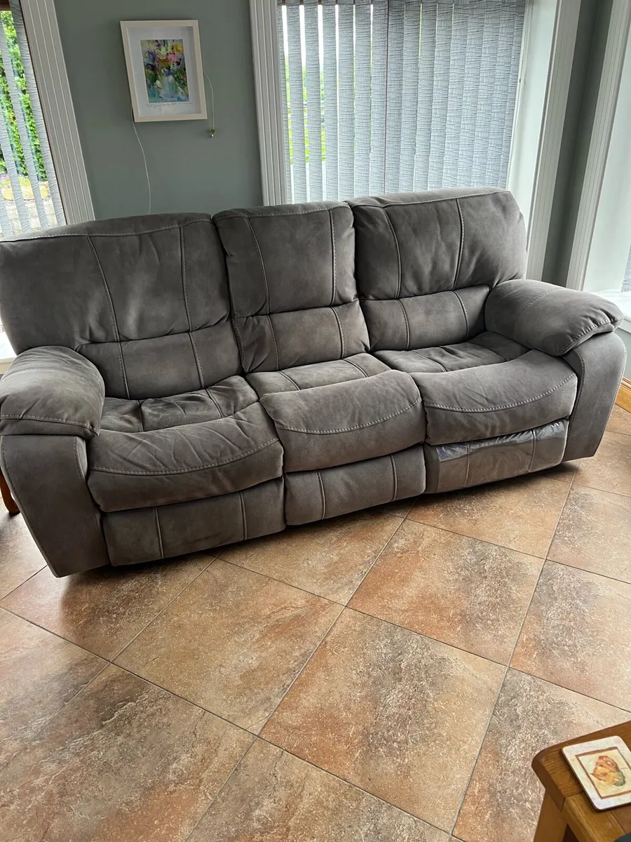 Couch/chair - Image 2