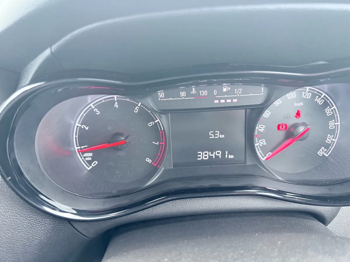 2017 Opel Karl 38,500 Km - Image 3