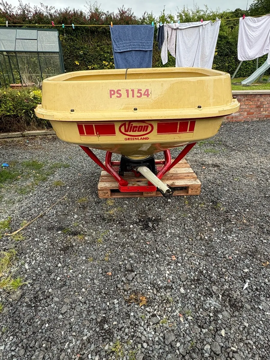 Vicon Ps1154 Fertliser Sower - Image 1