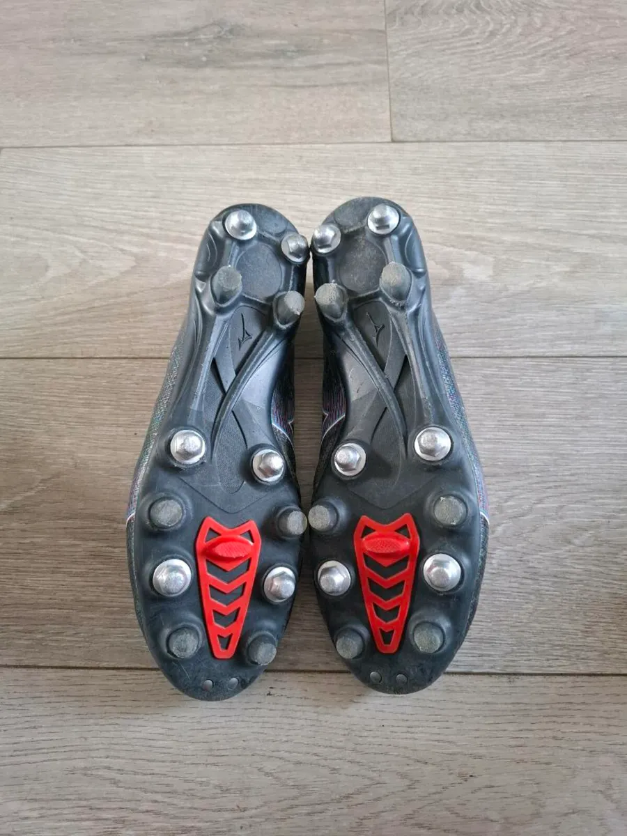 Mizuno Alpha - Image 4
