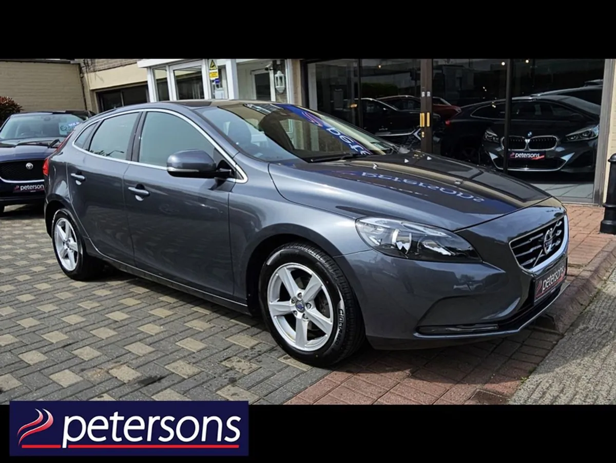 Volvo V40 D2 SE 5DR - Image 3