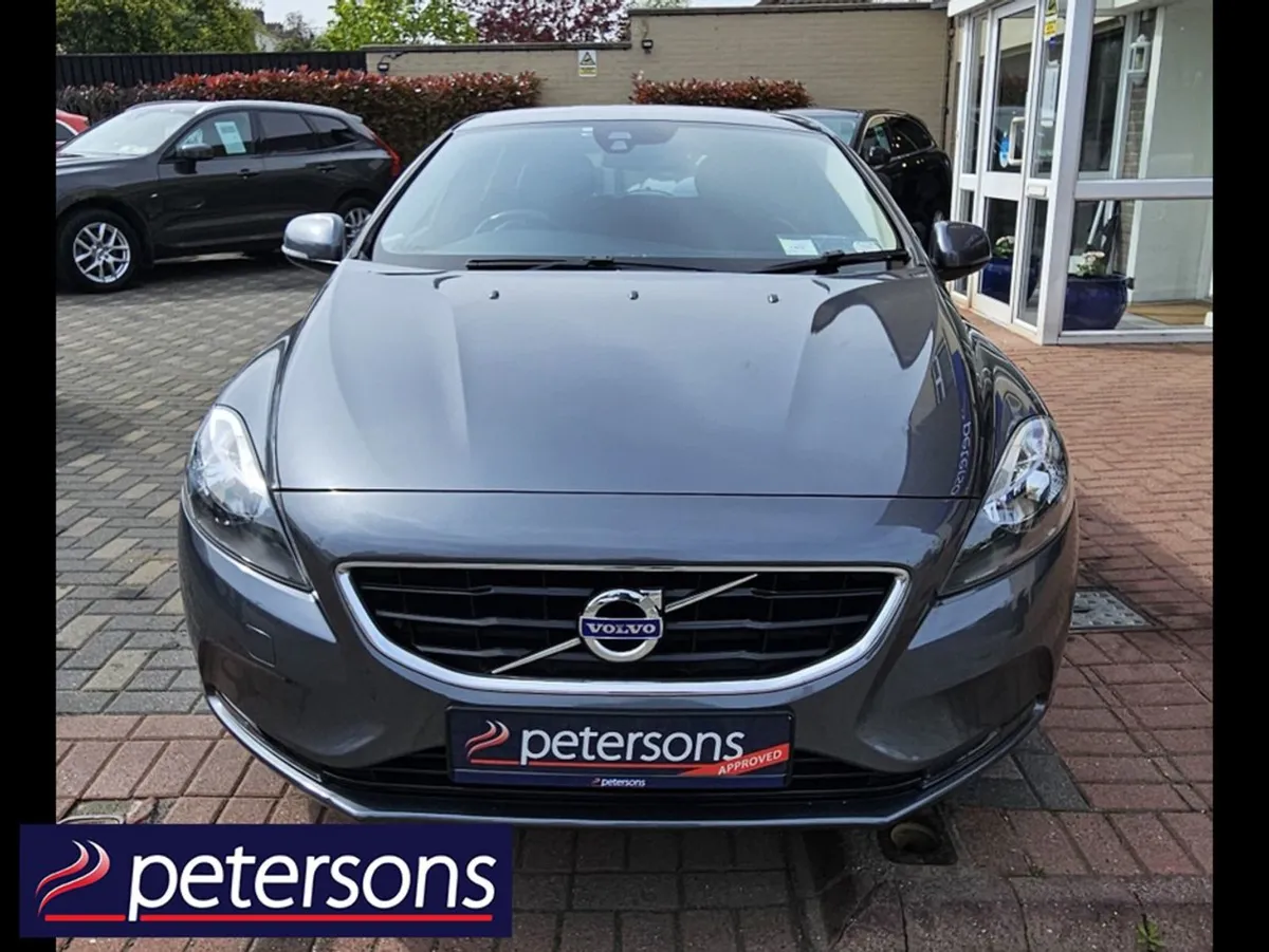 Volvo V40 D2 SE 5DR - Image 4