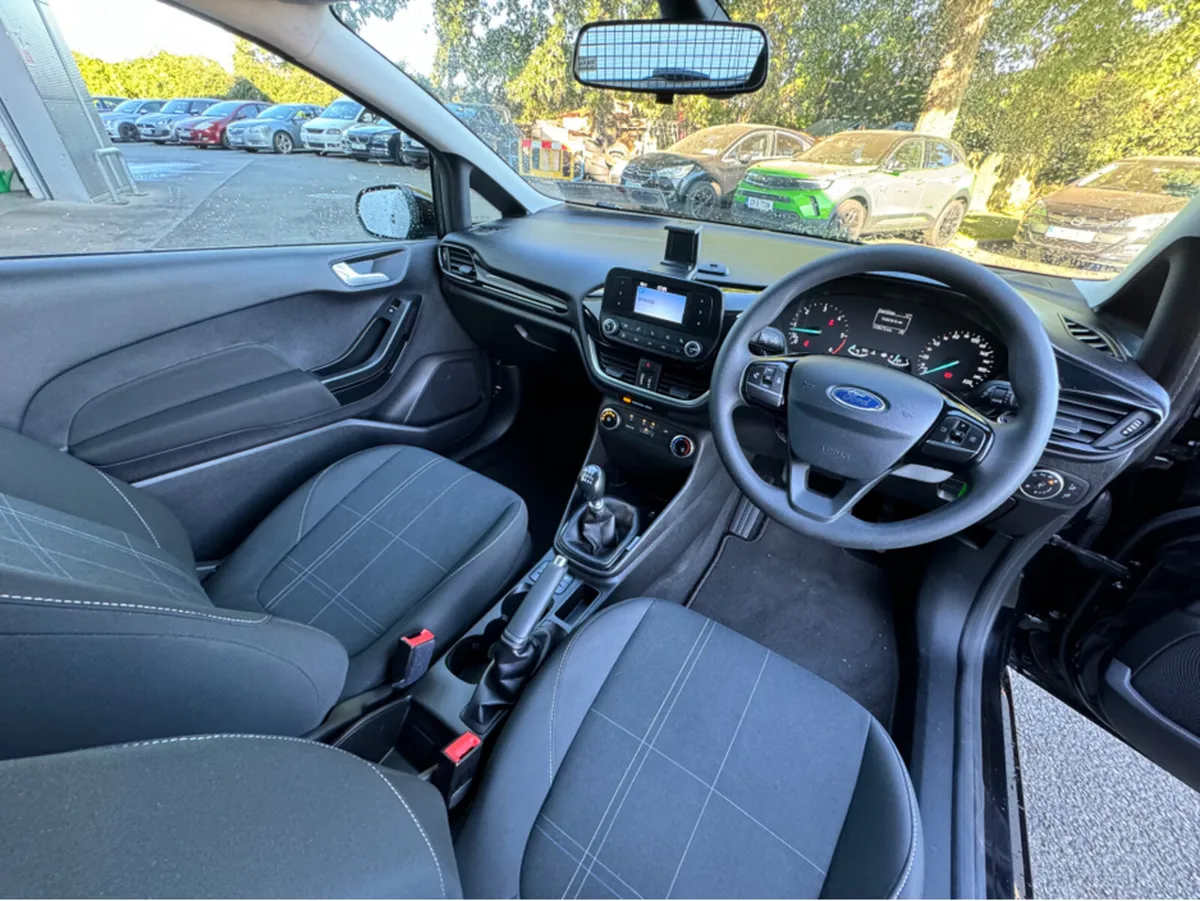 Ford Fiesta TREND 1.5 TD 85PS 3DR - Image 2